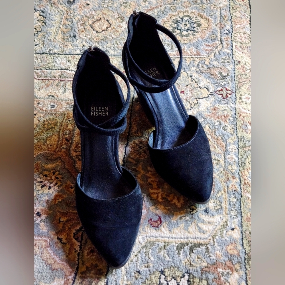Eileen Fisher Tilda Black Suede Stacked Heel Pumps Size 7